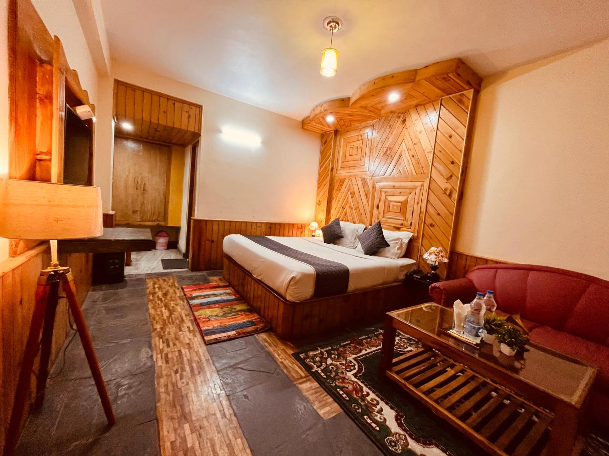 The Hollywood Vibes - #Riverview #Premium Rooms #Prime Location #Most Awarded #Parking #Top Rated #Open Terrace #Best Selling Hotel In Manali Eksteriør billede