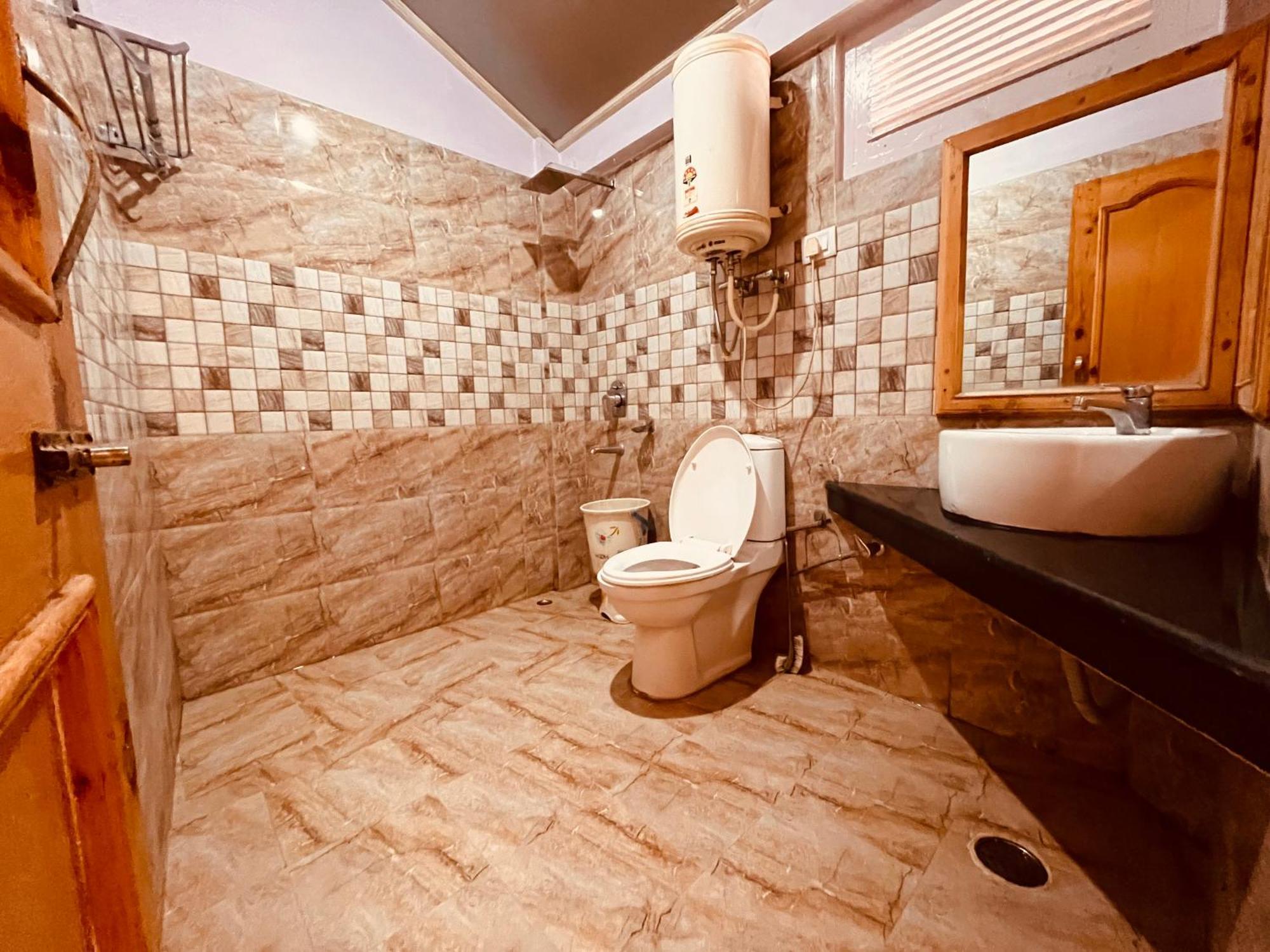 The Hollywood Vibes - #Riverview #Premium Rooms #Prime Location #Most Awarded #Parking #Top Rated #Open Terrace #Best Selling Hotel In Manali Eksteriør billede