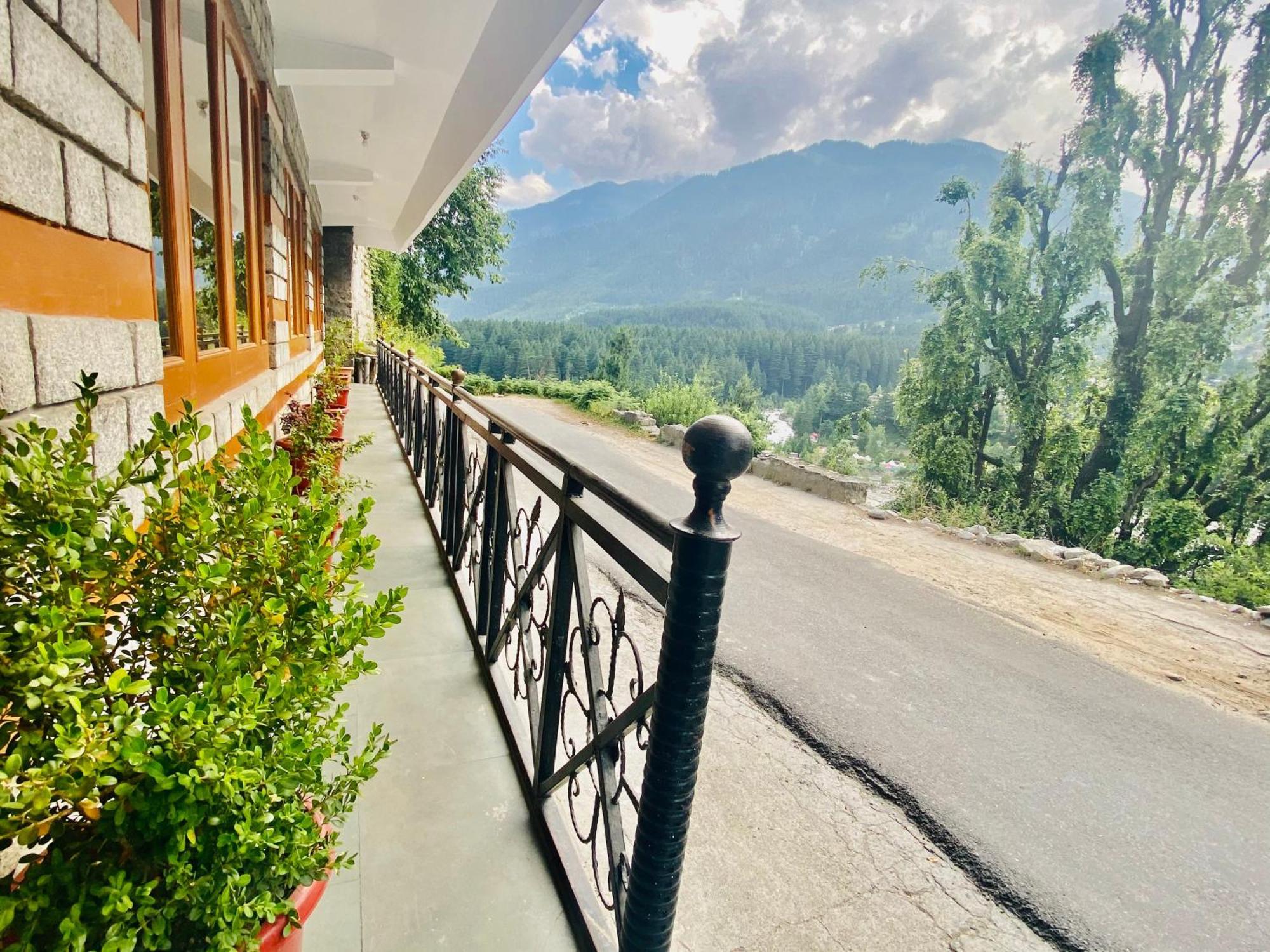 The Hollywood Vibes - #Riverview #Premium Rooms #Prime Location #Most Awarded #Parking #Top Rated #Open Terrace #Best Selling Hotel In Manali Eksteriør billede