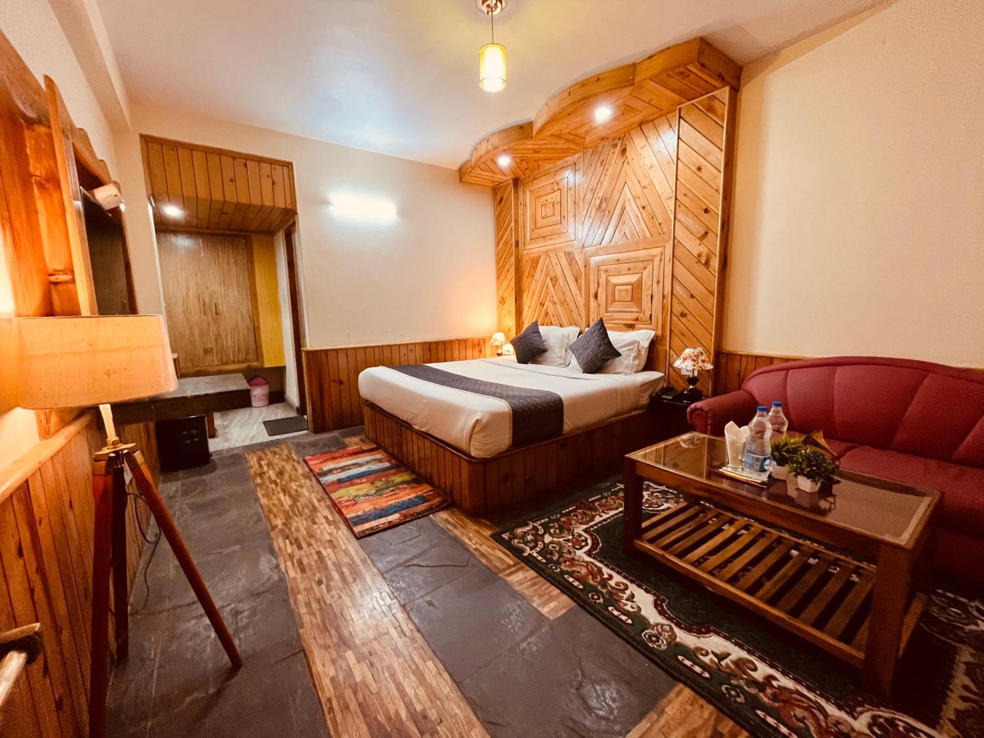 The Hollywood Vibes - #Riverview #Premium Rooms #Prime Location #Most Awarded #Parking #Top Rated #Open Terrace #Best Selling Hotel In Manali Eksteriør billede