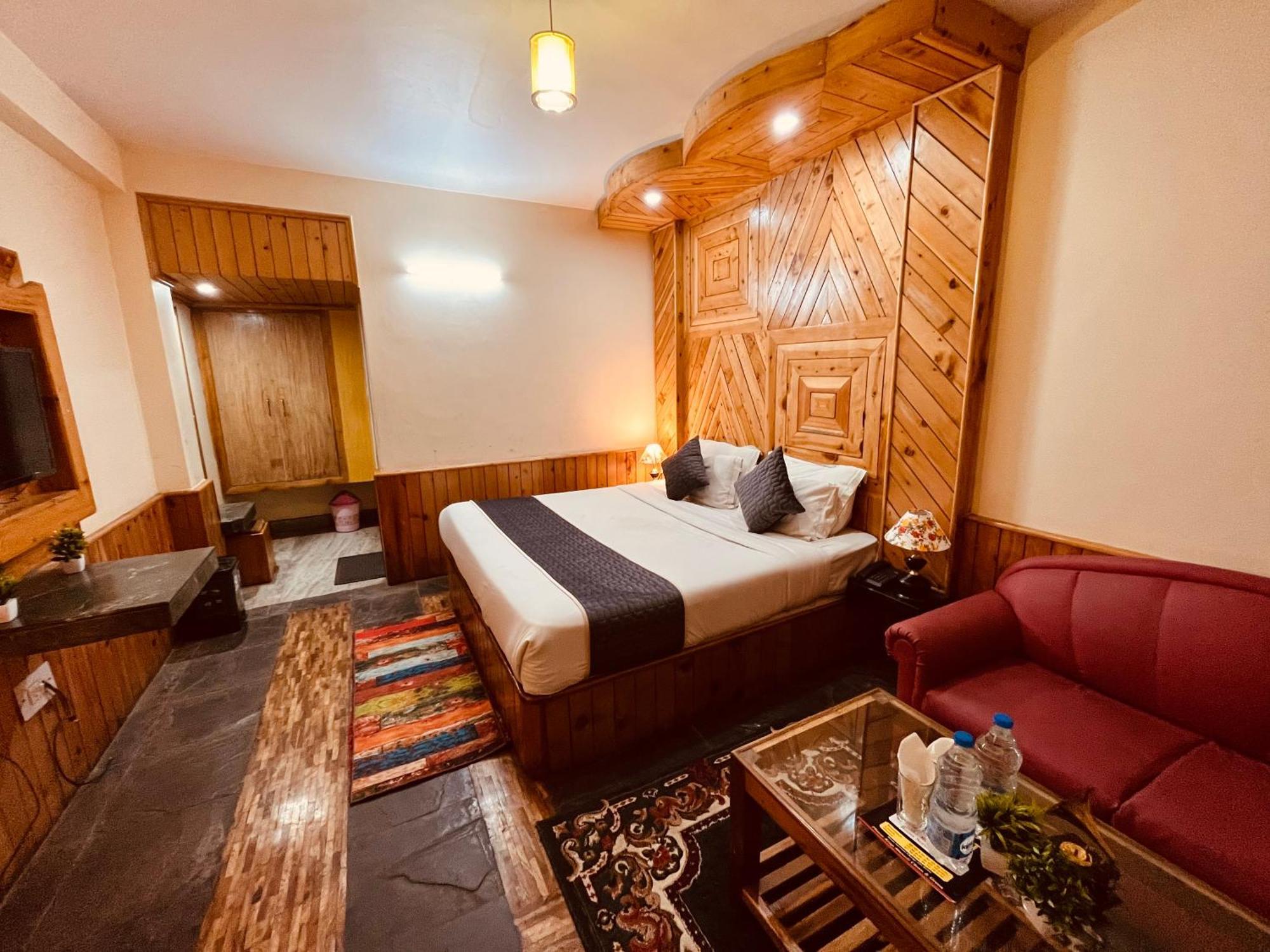 The Hollywood Vibes - #Riverview #Premium Rooms #Prime Location #Most Awarded #Parking #Top Rated #Open Terrace #Best Selling Hotel In Manali Eksteriør billede